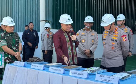 80 Ton Pupuk Batu Bara Disalurkan ke Petani Riau, Kapolri: Wujud Polri Hadir untuk Masyarakat
