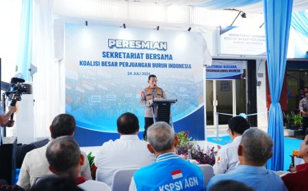 Kapolri Meresmikan Sekretariat Bersama Koalisi Besar Perjuangan Buruh Indonesia