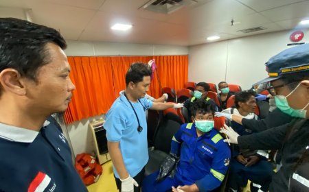 Polda Jatim Terjunkan 30 Personel SAR Polairud dan Almatsus, Evakuasi Korban KMP Mutiara Sentosa 2