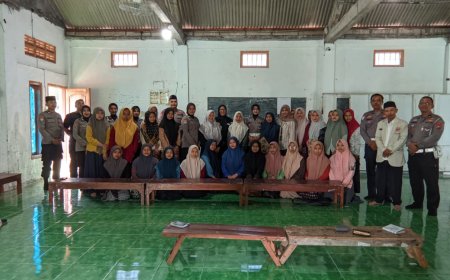 Polwan Polres Ngawi Gandeng Da'i Kamtibmas Edukasi Santri Cegah Perilaku Kekerasan