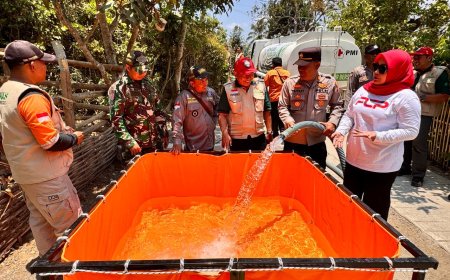 Sinergi Lintas Instansi, Polres Ponorogo Salurkan Bantuan Air Bersih untuk Warga Desa Tumpuk